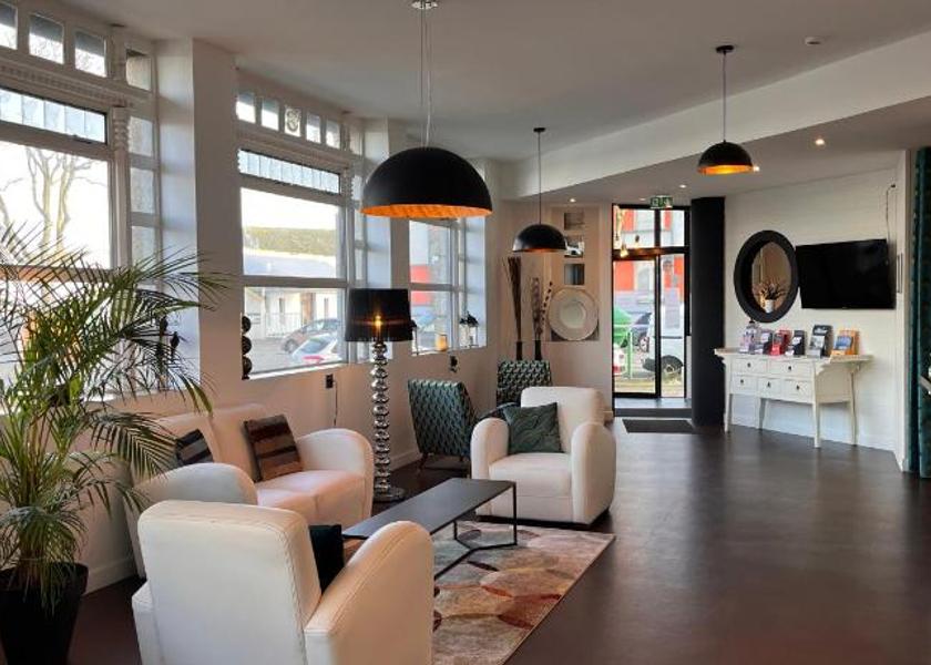 Brittany Lorient Shared lounge/TV area