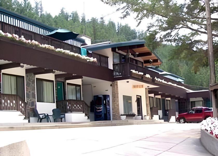 British Columbia Radium Hot Springs Exterior view