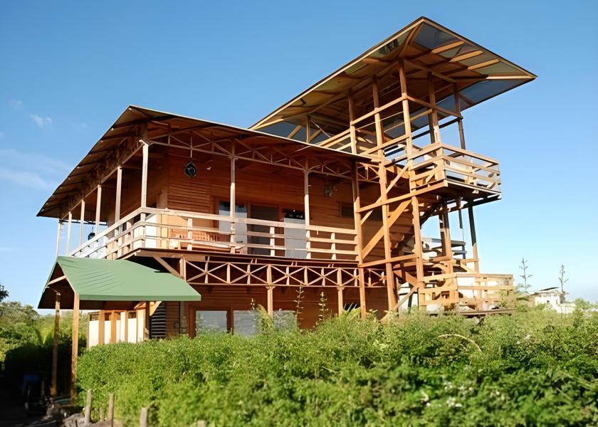 Galápagos Puerto Villamil Exterior view