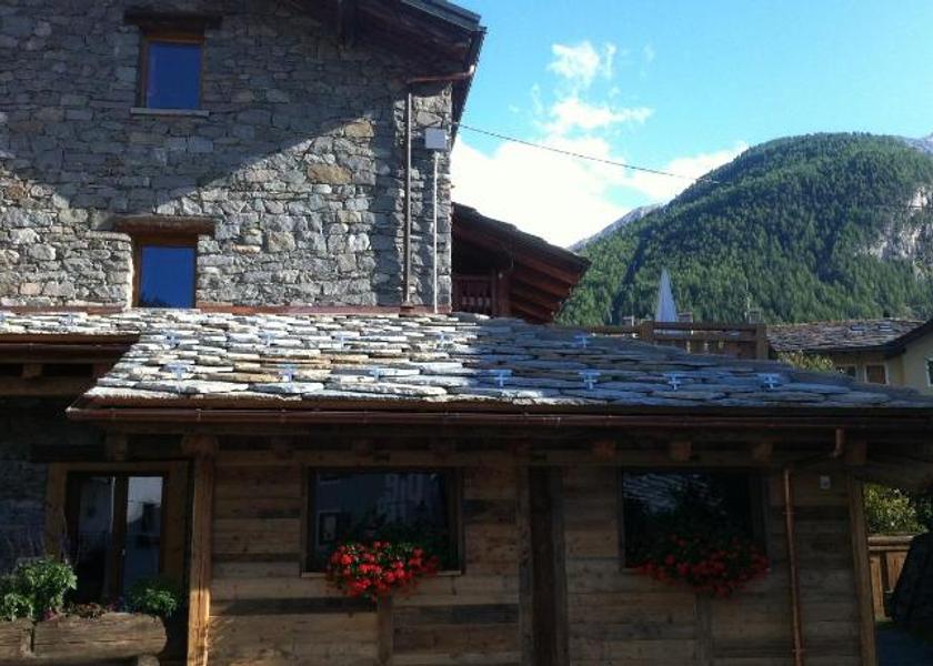 Valle d'Aosta Cogne Entrance