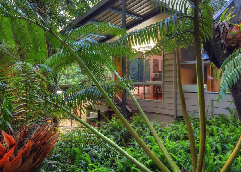 Queensland Lake Eacham Lobby