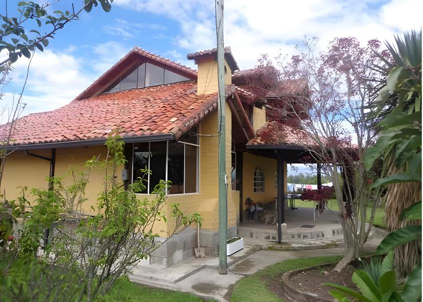 Pichincha Tababela Exterior view