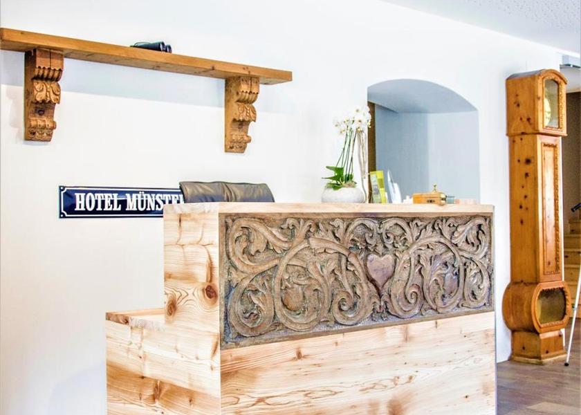 Graubünden Val Muestair Lobby