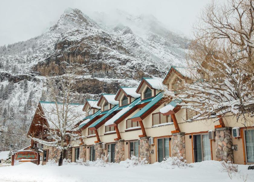 Alberta Waterton Park Exterior view