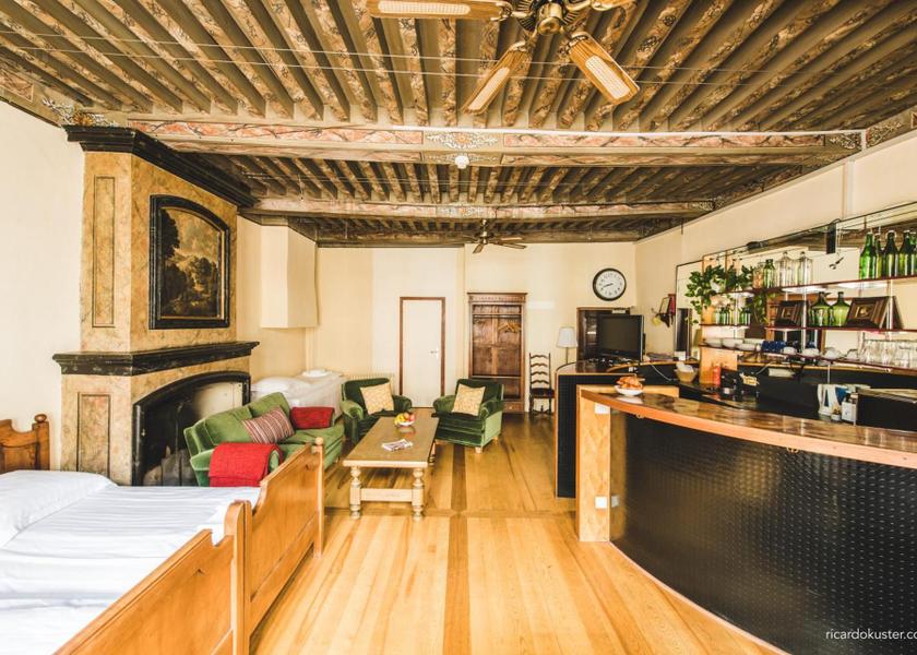 Canton of Neuchatel Neuchatel Bar