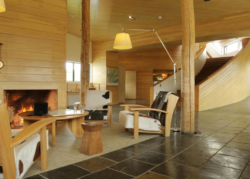 Magallanes y Antartica Chilena Torres del Paine Lobby