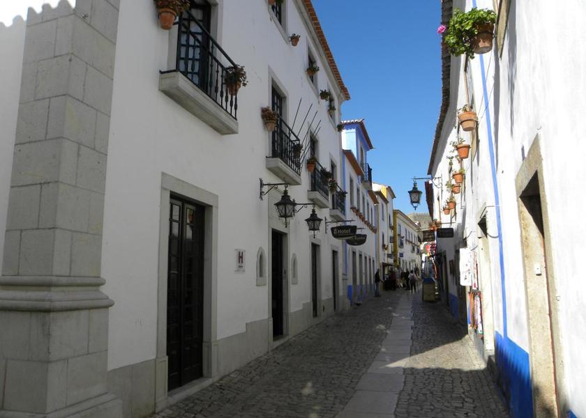 Leiria Obidos Entrance
