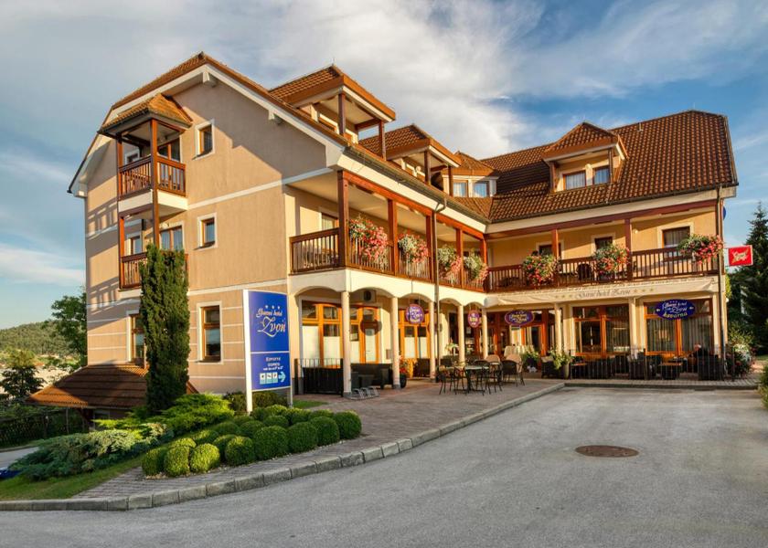  Zrece Hotel Exterior