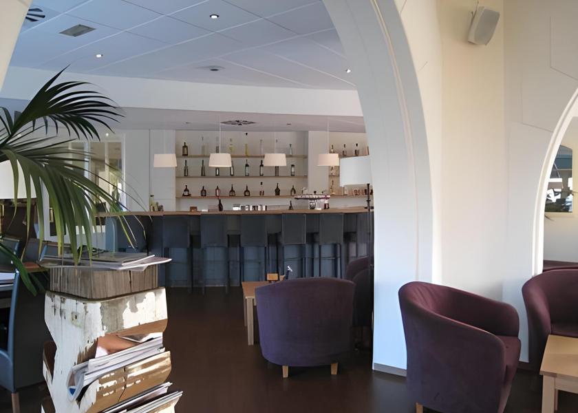 Bar/lounge