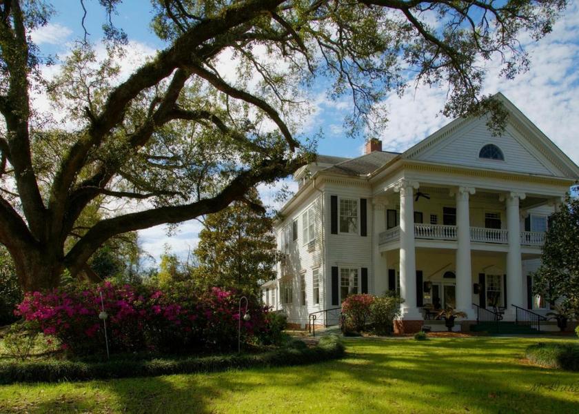 Louisiana Hammond Entrance