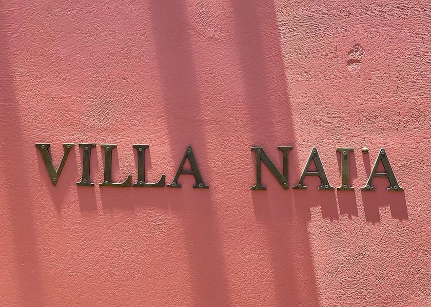 Windward Islands Afaahiti Front of property