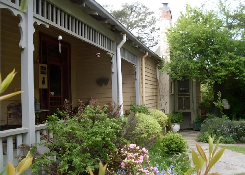 Victoria Hepburn Springs 