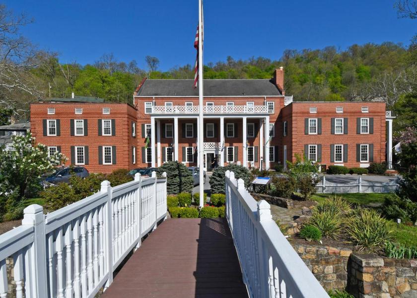 West Virginia Berkeley Springs Entrance