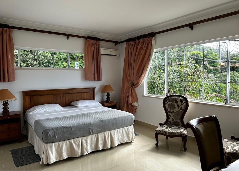  Mahé Island Room