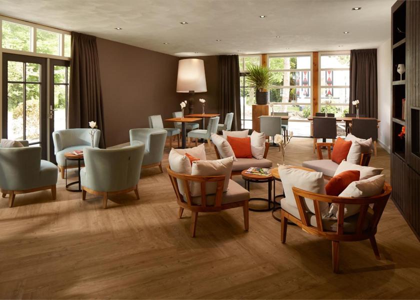 Shared lounge/TV area