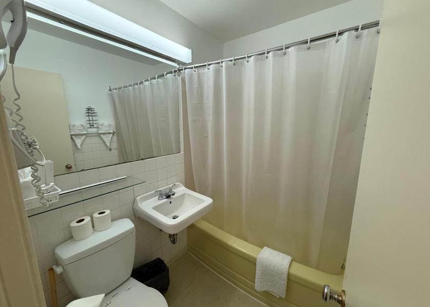 Ontario Kenora Double Room with Two Double Beds