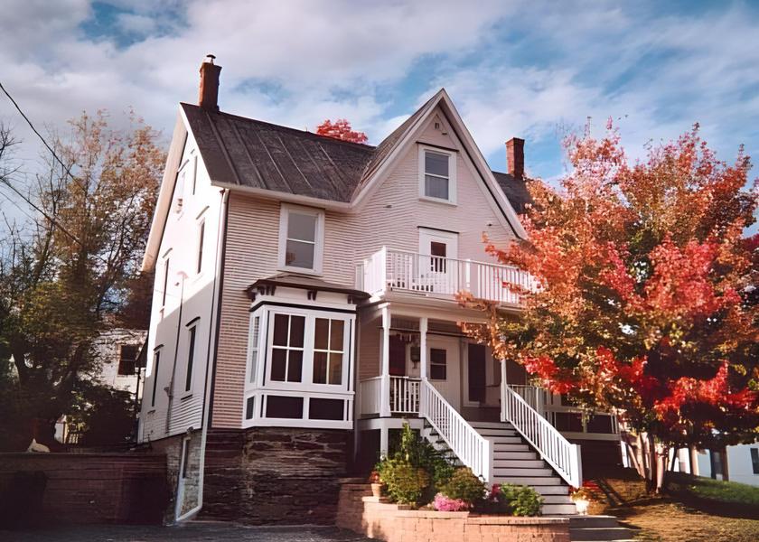 Quebec Sherbrooke Exterior view