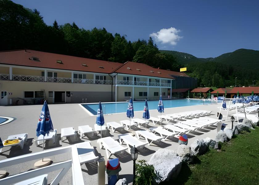  Lasko Exterior view