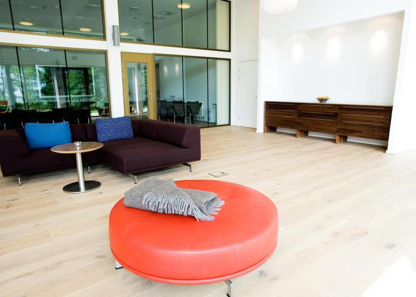 Shared lounge/TV area