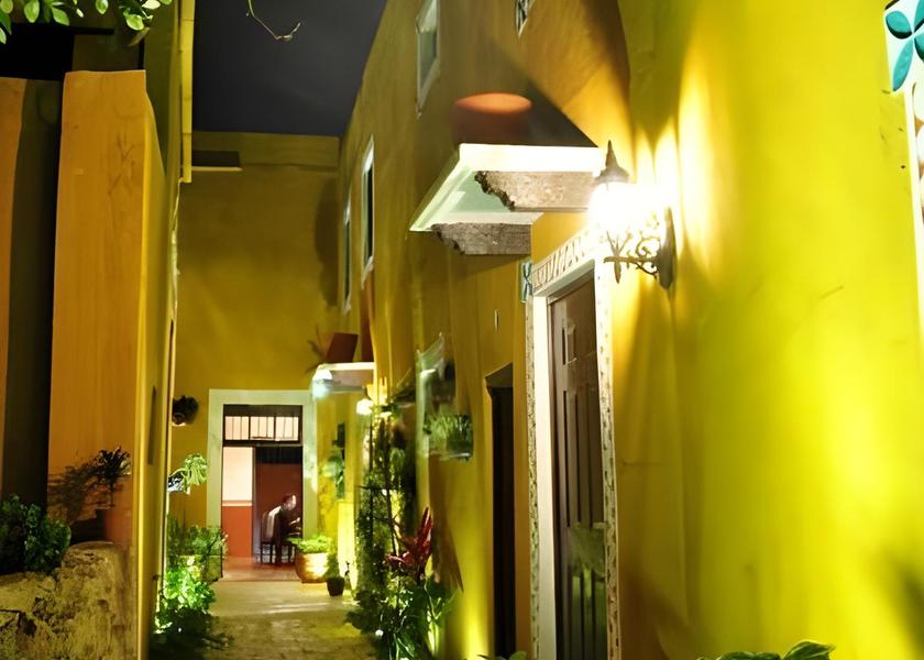 Yucatán Valladolid Exterior view