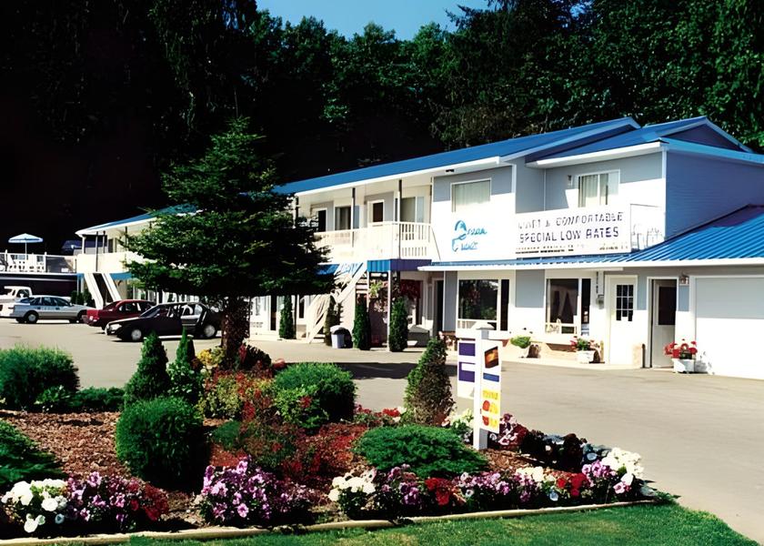British Columbia Qualicum Beach Exterior view