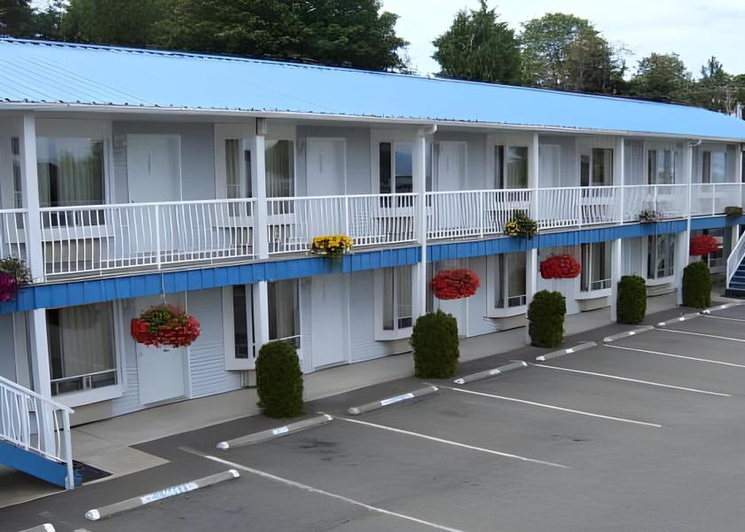 British Columbia Qualicum Beach Exterior view
