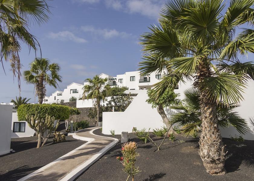 Canary Islands Tías Property grounds