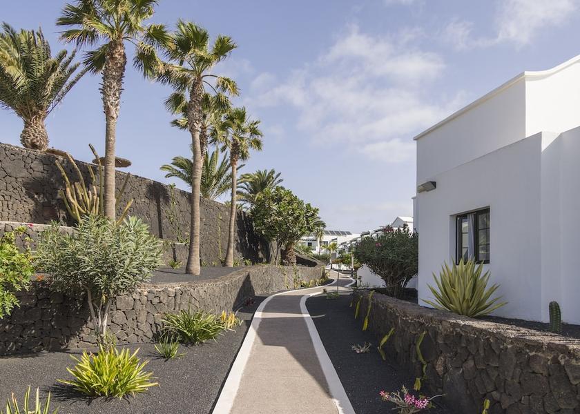 Canary Islands Tías Property grounds
