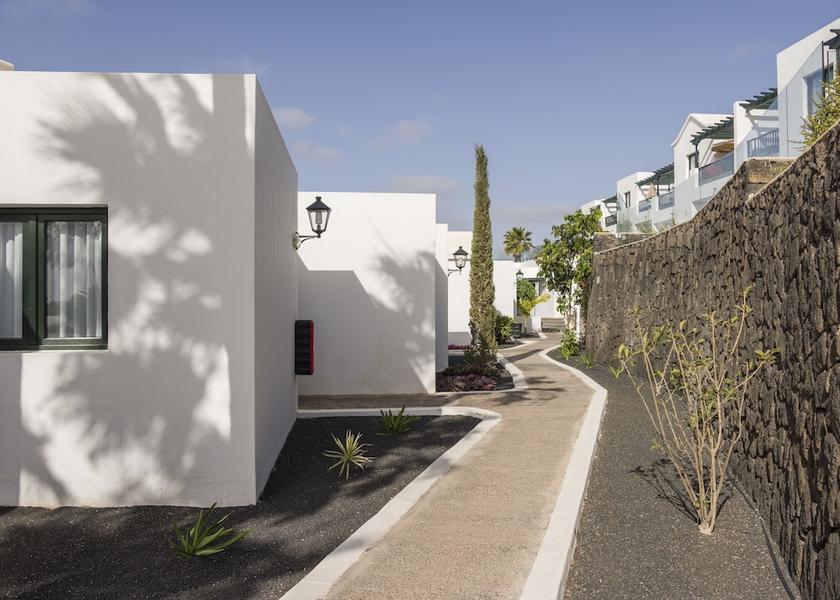 Canary Islands Tías Property grounds