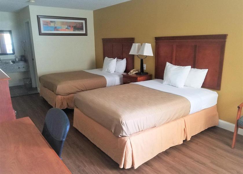 Georgia Sylvania Double Room with Two Double Beds