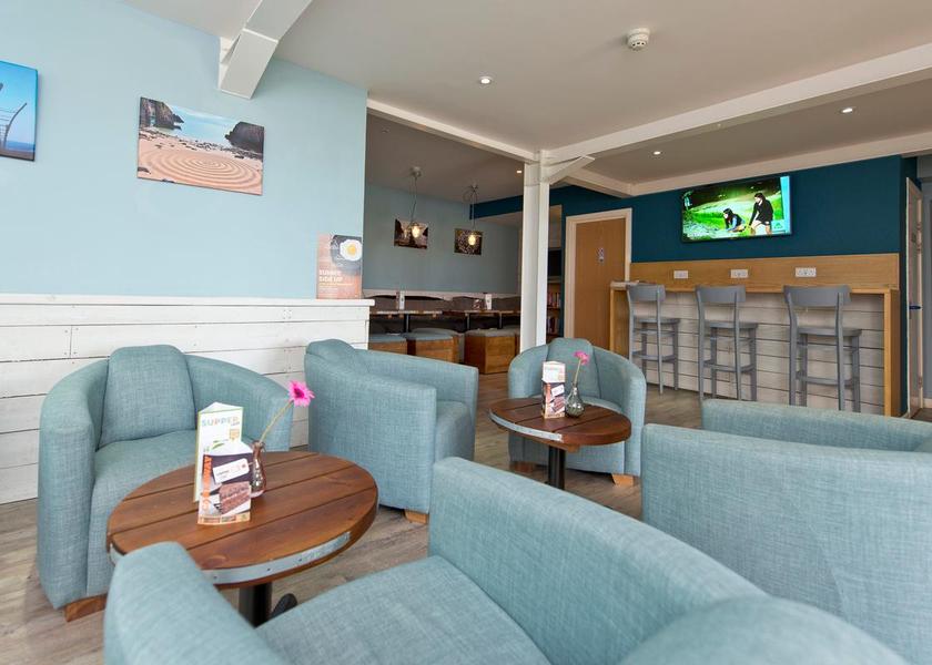 Wales Tenby Shared lounge/TV area