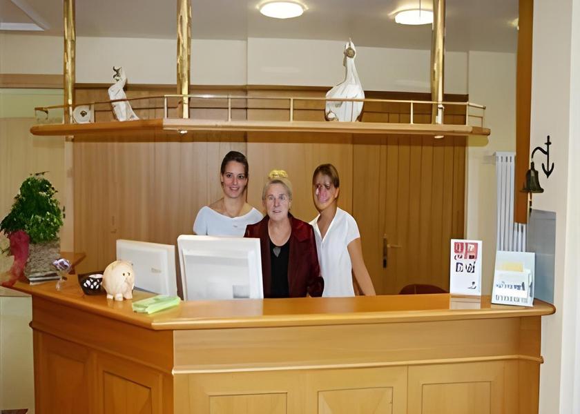 Hessen Hanau Reception