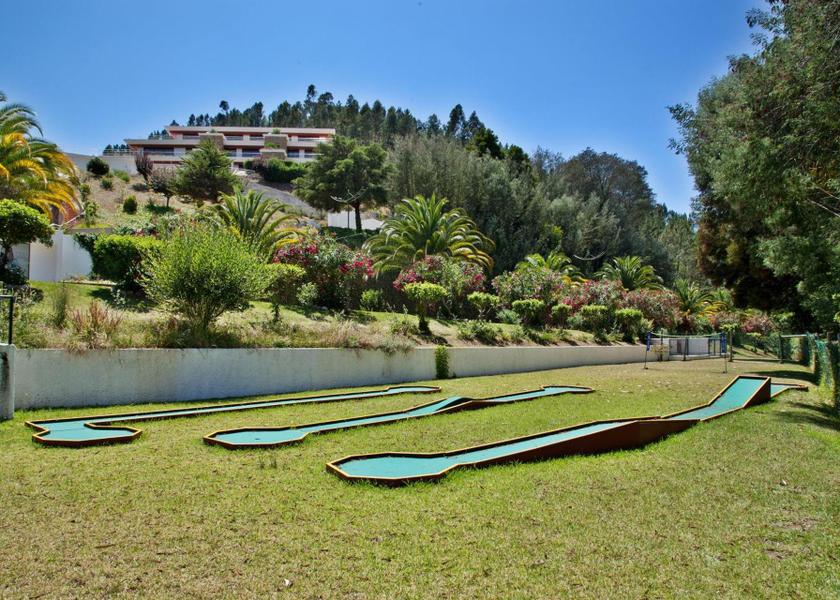 Mini golf course