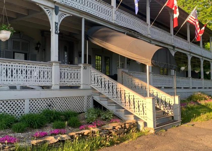 Quebec Lac-Brome Exterior view