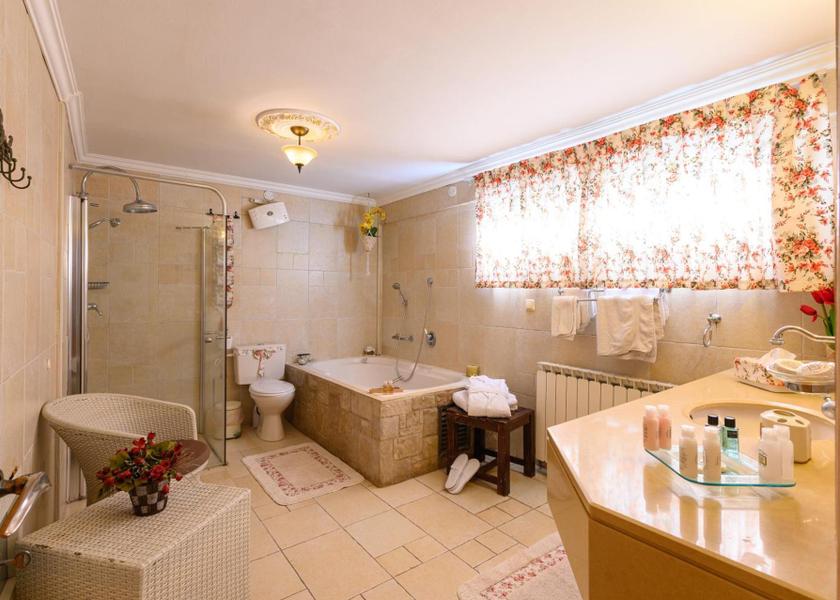 Northern Rosh Pinna Suite