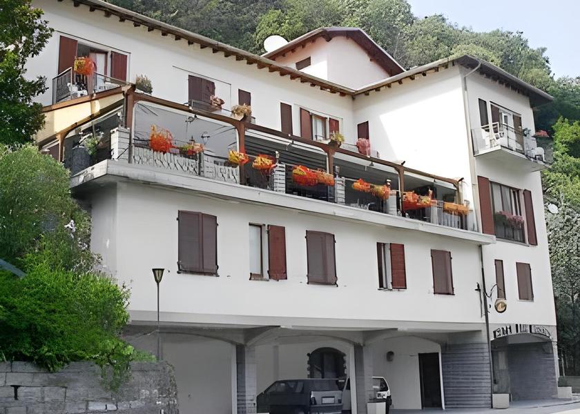 Lombardy Laglio Exterior view