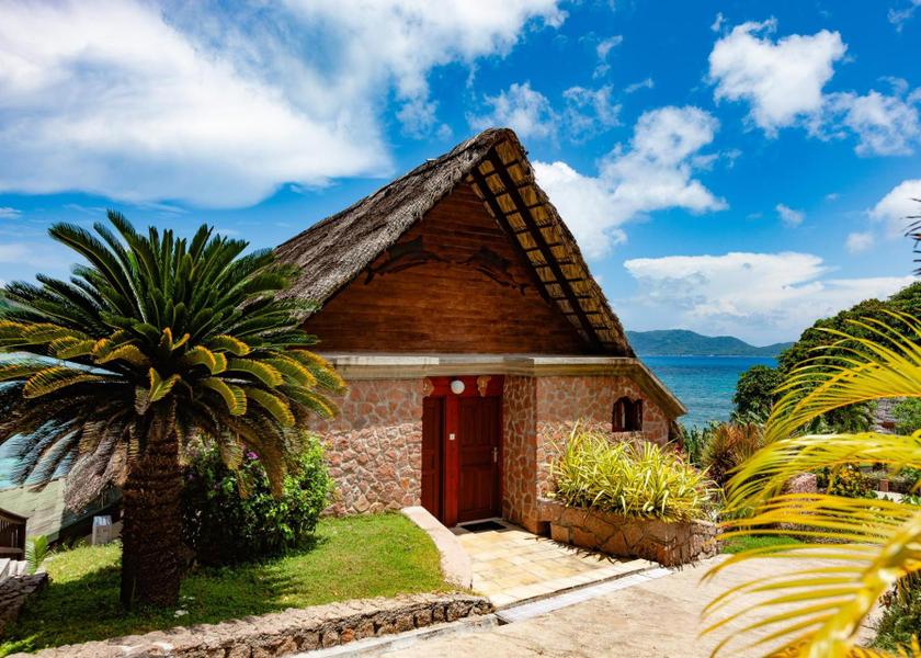  Praslin Island Hotel Exterior