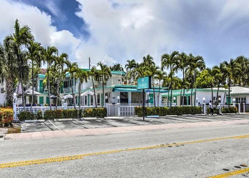 Florida Lauderdale-by-the-Sea Exterior view
