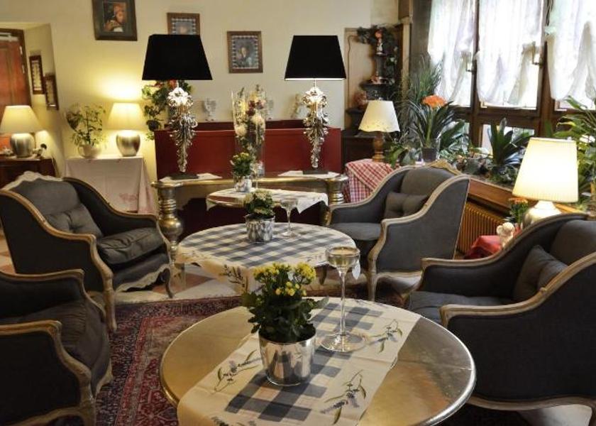 Grand Est Saverne Bar/lounge