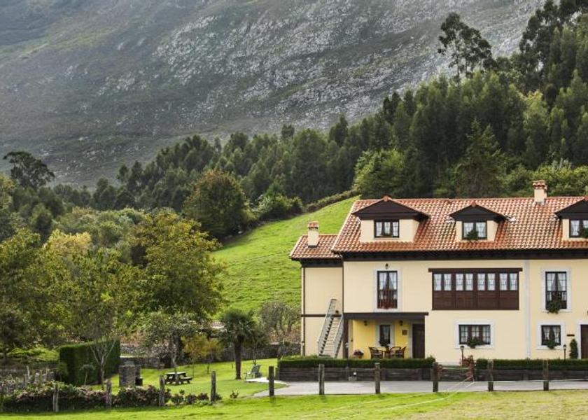 Asturias Ribadesella Entrance