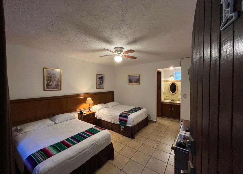 Morelos Amatlán Economy Quadruple Room