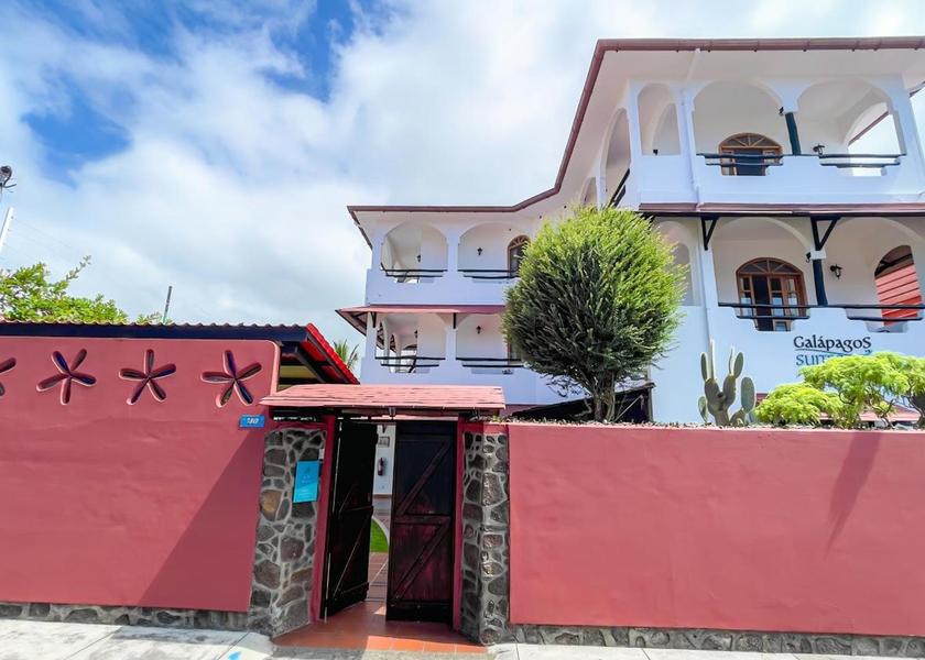 Galápagos Puerto Ayora Exterior view