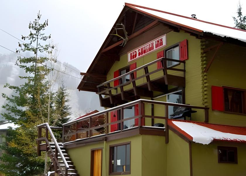 British Columbia Rossland Hotel Exterior