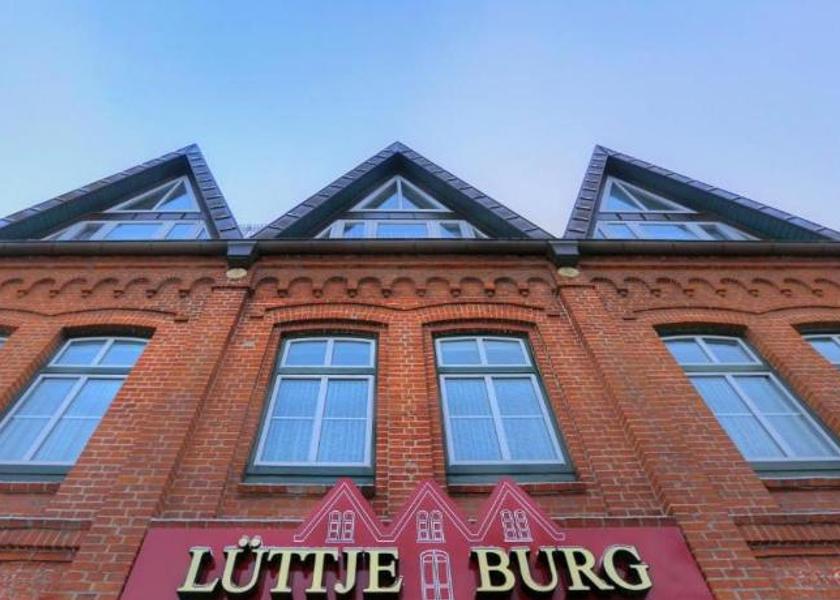Schleswig-Holstein Luetjenburg Exterior view