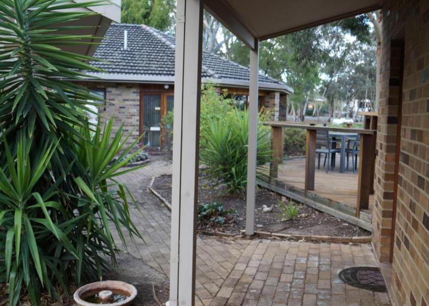 Victoria Stawell Hotel Exterior