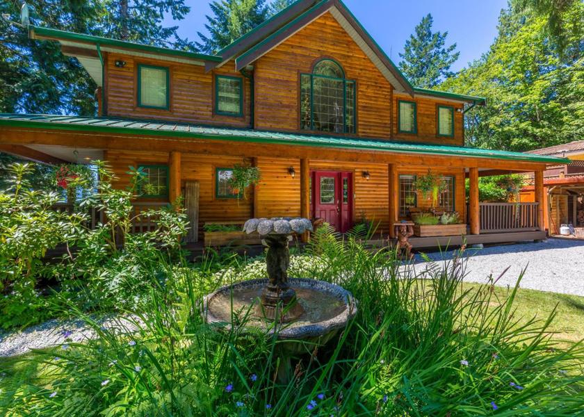 British Columbia Sechelt Exterior view