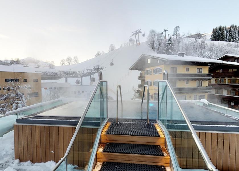 Salzburg State Saalbach-Hinterglemm Outdoor spa tub