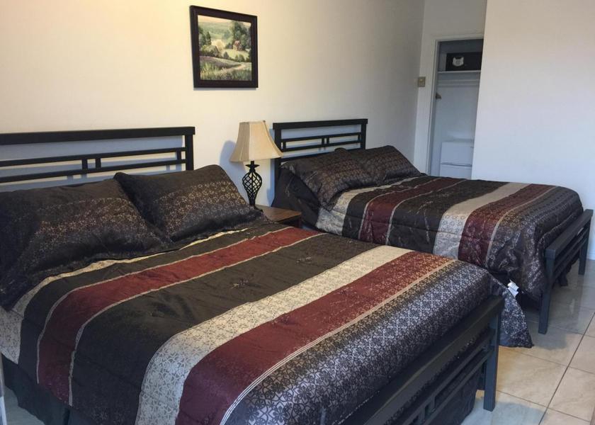 Quebec Gatineau Double Room with Two Double Beds