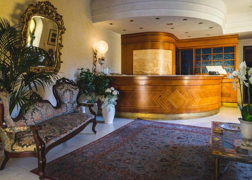 Tuscany San Miniato Lobby