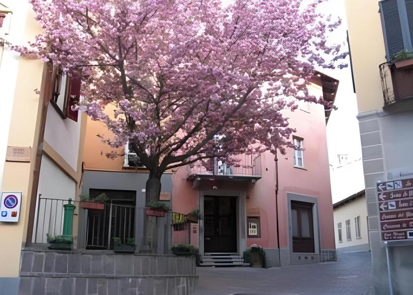 Piedmont Neive Exterior view